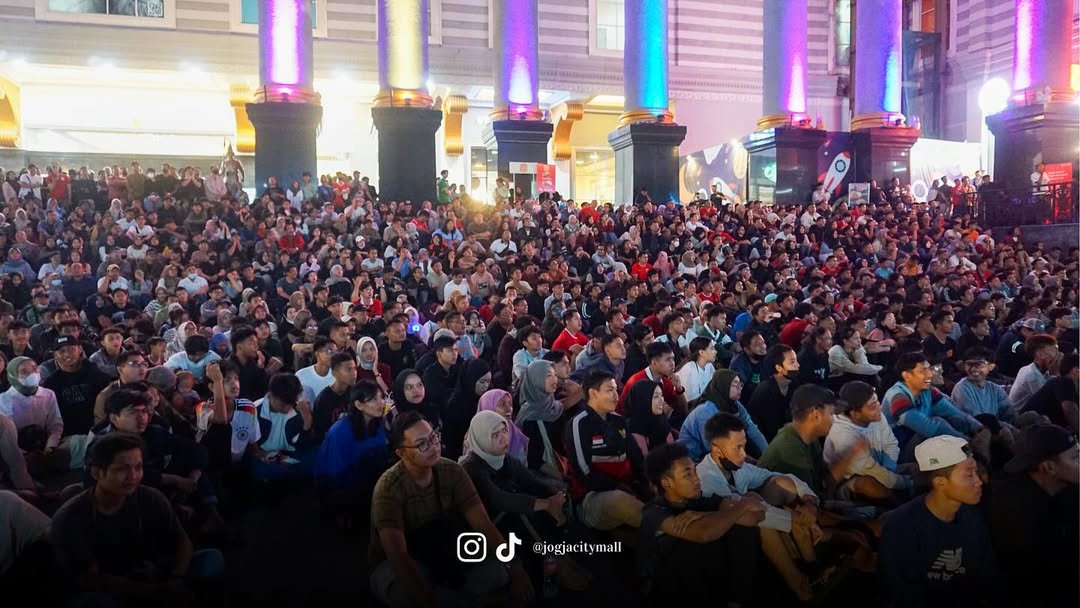 KESERUAN NONTON BARENG, TIMNAS DAY !